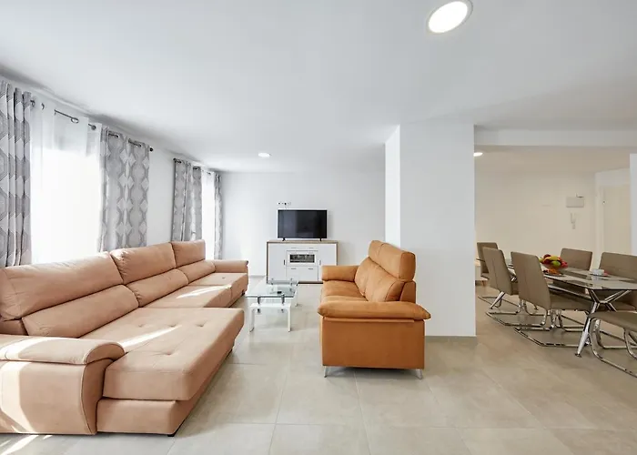 Sonrisa Deluxe Apartments, Levante Апарт-отель