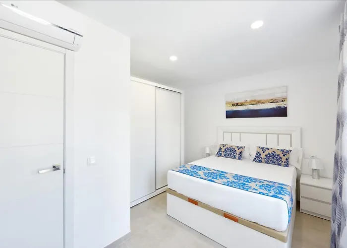 Sonrisa Deluxe Apartments, Levante